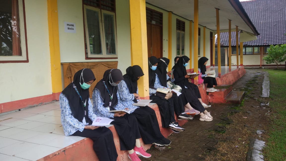 Literasi Pojok Baca (4 Feb.) 4